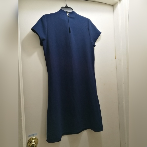 Dress - Picture 4 of 5